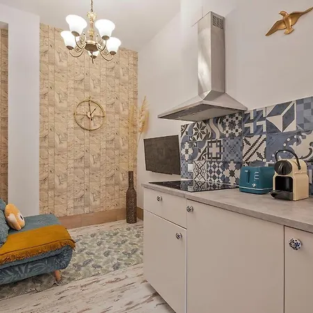 Saint Ferdinand Apartment *